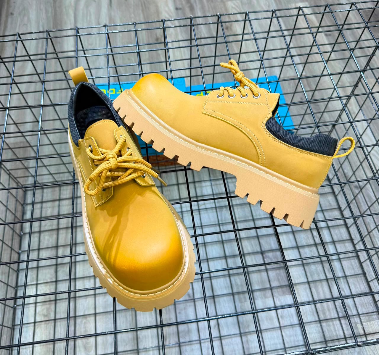 Men's Chunky Wheat Platform Lug-Sole Derby Shoes