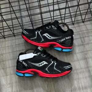 Saucony ProGrid Triumph 4 Sneakers | Black & Red Shoes